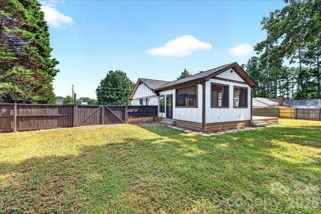 2519 Matthews Mint Hill Road, Matthews, NC 28105