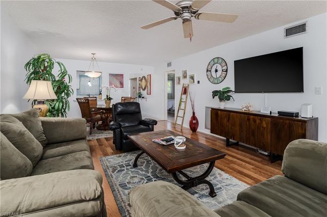 5419 Rattlensake Hammock RD 307F, Naples, FL 34113