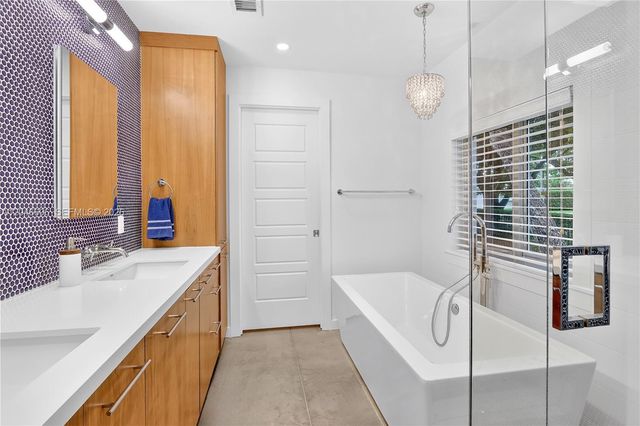 100 Sarto Ave., Coral Gables, FL 33134