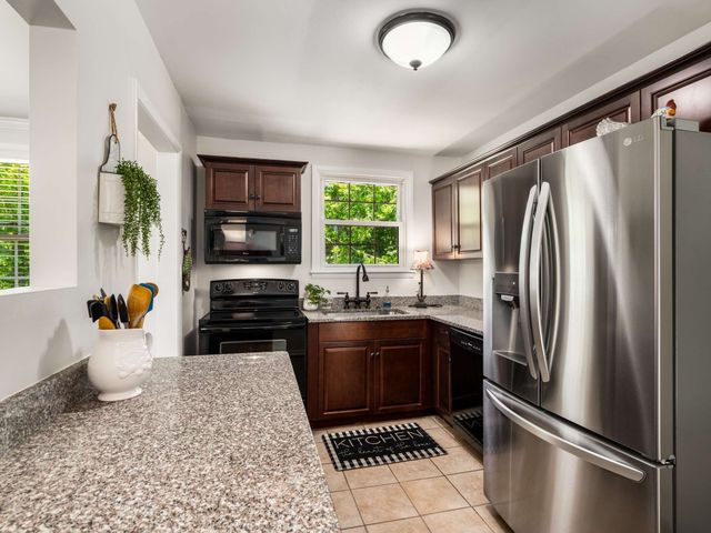 604 Meadowgreen Dr, Franklin, TN 37069