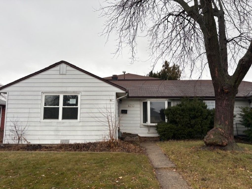 4710 W 88th Place, Hometown, IL 60456