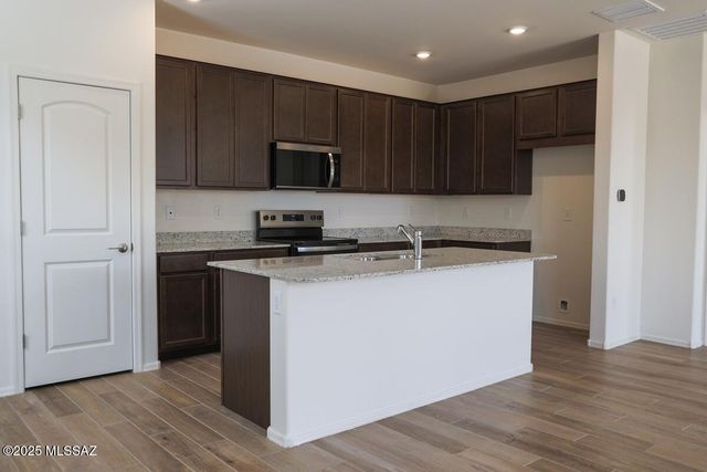 921 W Calle Alta Curva, Sahuarita, AZ 85629