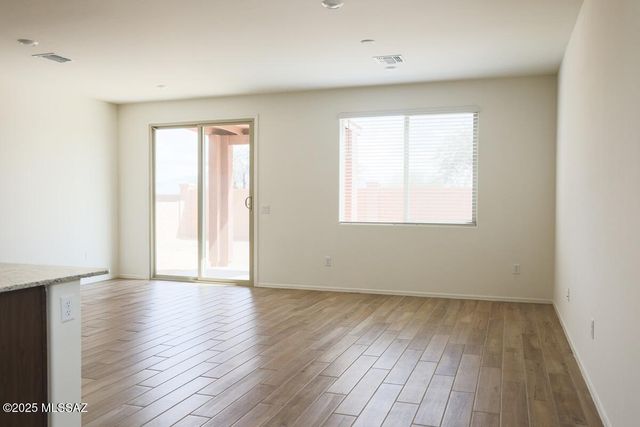 921 W Calle Alta Curva, Sahuarita, AZ 85629