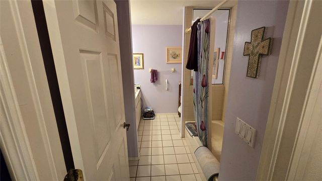 1040 TRADEWINDS DRIVE, Tarpon Springs, FL 34689