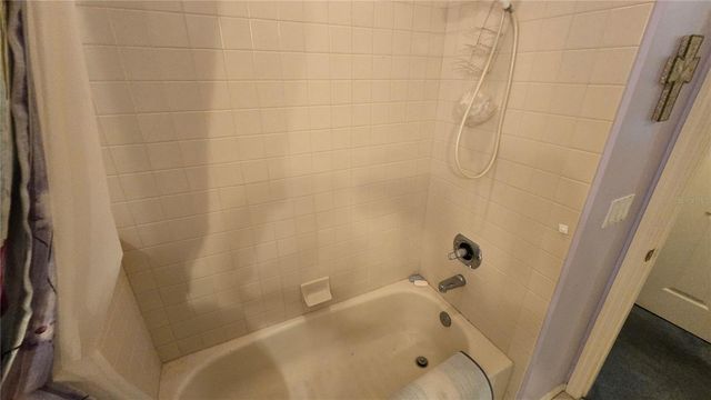 1040 TRADEWINDS DRIVE, Tarpon Springs, FL 34689