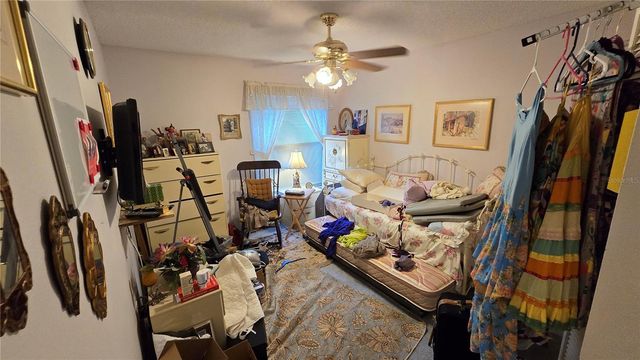 1040 TRADEWINDS DRIVE, Tarpon Springs, FL 34689
