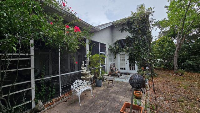 1040 TRADEWINDS DRIVE, Tarpon Springs, FL 34689