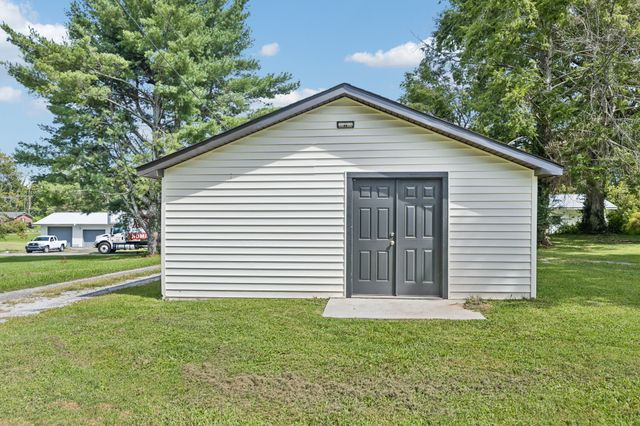 17 Reid St, Tracy City, TN 37387