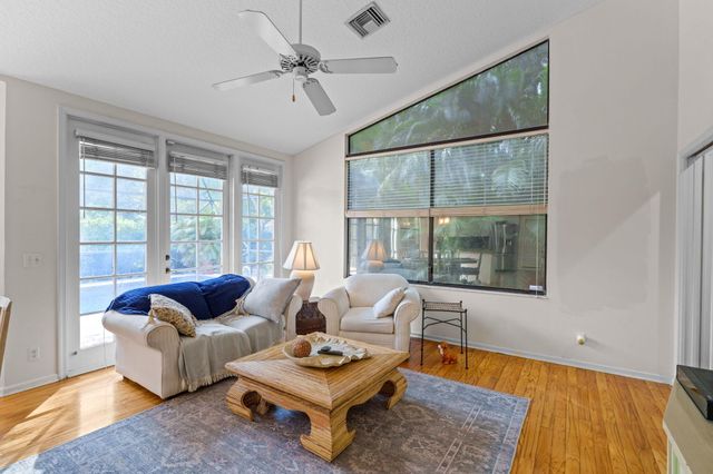 9055 Cypress Hollow Drive, Palm Beach Gardens, FL 33418