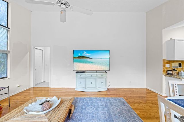 9055 Cypress Hollow Drive, Palm Beach Gardens, FL 33418