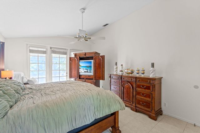 9055 Cypress Hollow Drive, Palm Beach Gardens, FL 33418