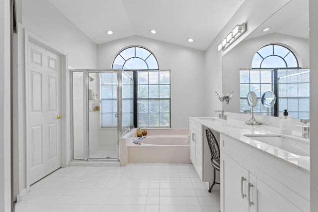 9055 Cypress Hollow Drive, Palm Beach Gardens, FL 33418