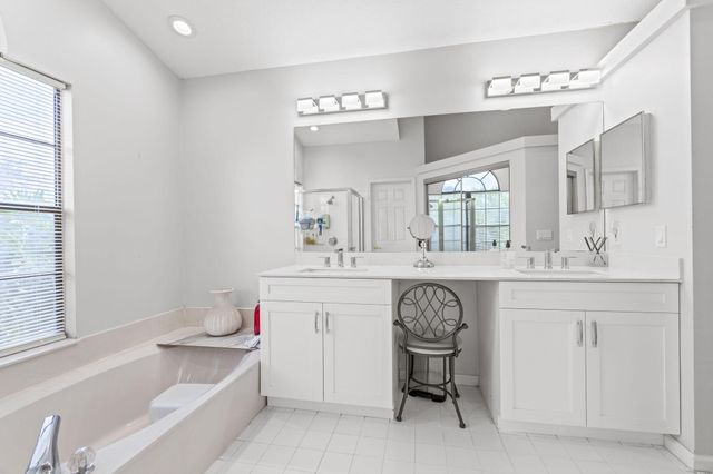 9055 Cypress Hollow Drive, Palm Beach Gardens, FL 33418