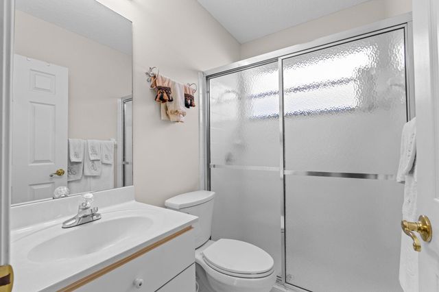 9055 Cypress Hollow Drive, Palm Beach Gardens, FL 33418