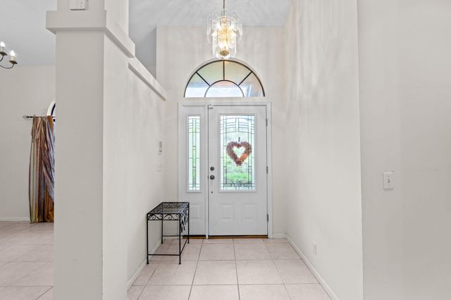 9055 Cypress Hollow Drive, Palm Beach Gardens, FL 33418