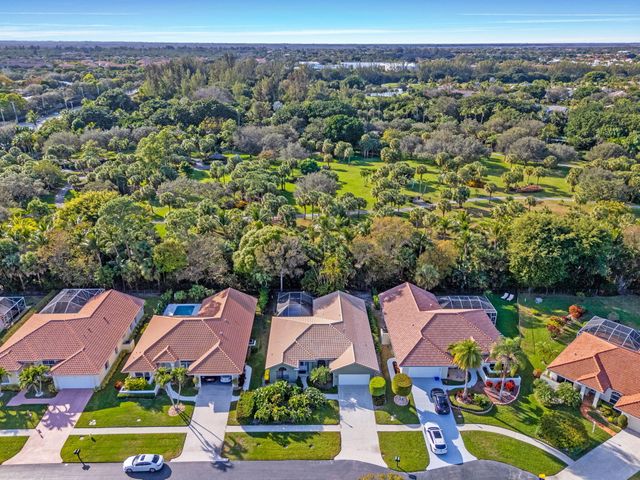 9055 Cypress Hollow Drive, Palm Beach Gardens, FL 33418