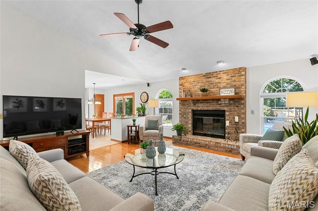 225 Saint Sabre Drive, Swansea, IL 62226