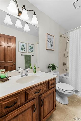 225 Saint Sabre Drive, Swansea, IL 62226