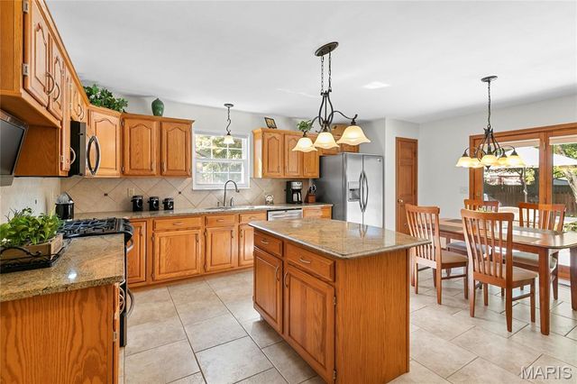 225 Saint Sabre Drive, Swansea, IL 62226