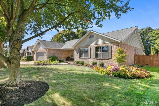225 Saint Sabre Drive, Swansea, IL 62226