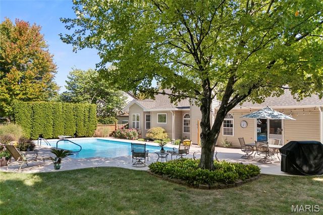 225 Saint Sabre Drive, Swansea, IL 62226