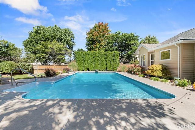 225 Saint Sabre Drive, Swansea, IL 62226