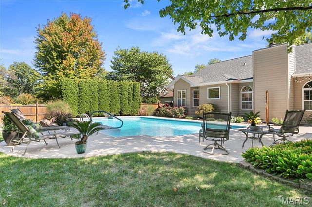 225 Saint Sabre Drive, Swansea, IL 62226