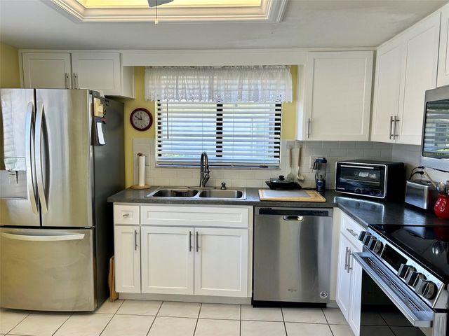 2572 LAURELWOOD DRIVE 12A, Clearwater, FL 33763