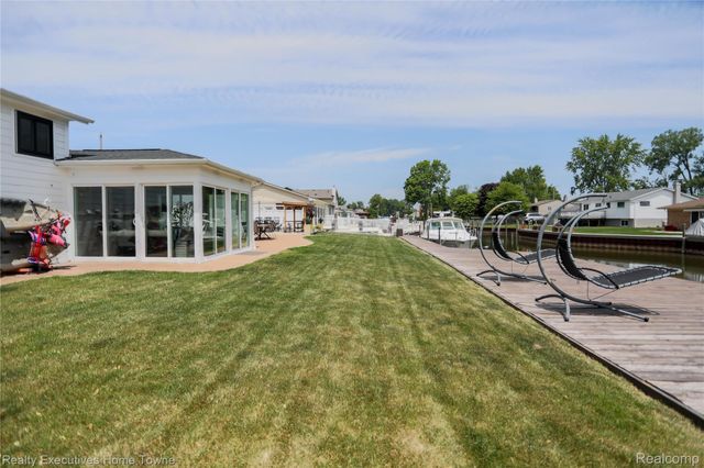38146 Mast Street, Harrison Charter Township, MI 48045