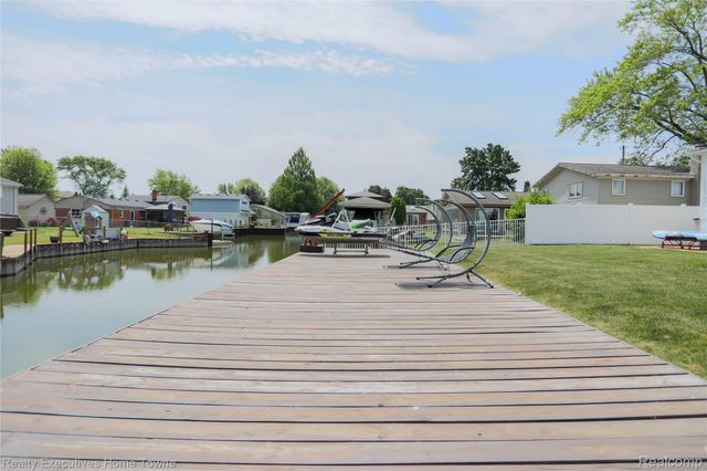 38146 Mast Street, Harrison Charter Township, MI 48045