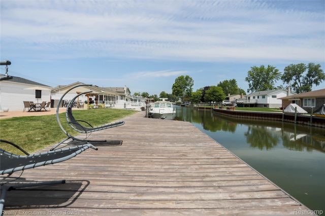 38146 Mast Street, Harrison Charter Township, MI 48045