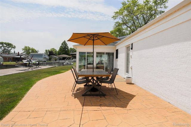 38146 Mast Street, Harrison Charter Township, MI 48045
