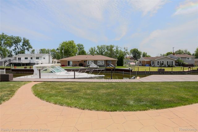 38146 Mast Street, Harrison Charter Township, MI 48045