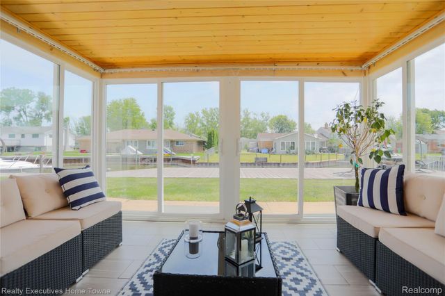 38146 Mast Street, Harrison Charter Township, MI 48045