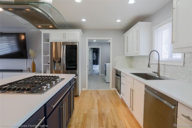 38146 Mast Street, Harrison Charter Township, MI 48045