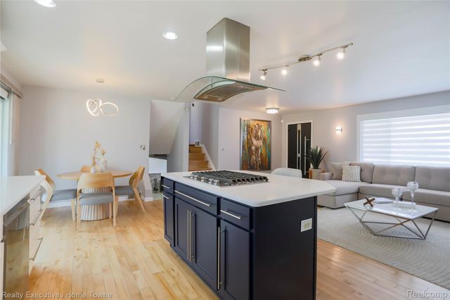 38146 Mast Street, Harrison Charter Township, MI 48045