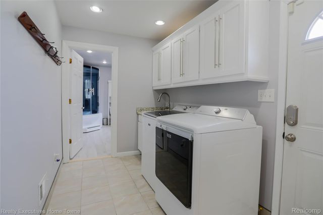 38146 Mast Street, Harrison Charter Township, MI 48045