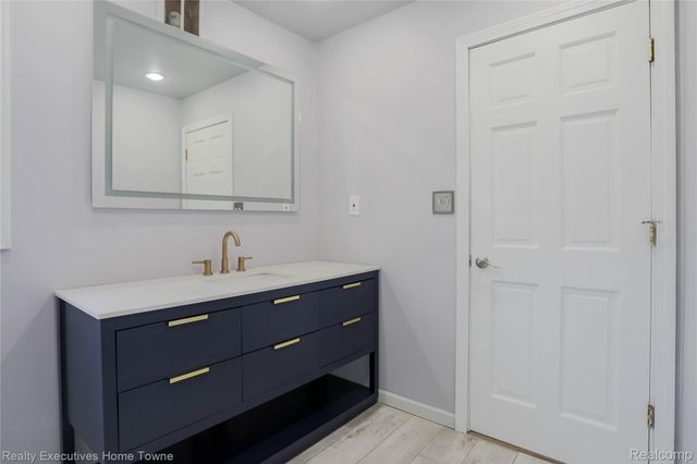 38146 Mast Street, Harrison Charter Township, MI 48045