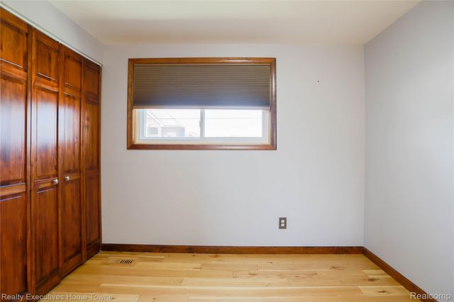 38146 Mast Street, Harrison Charter Township, MI 48045
