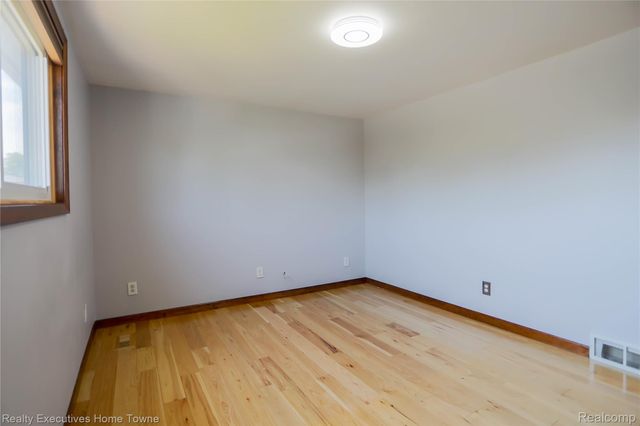 38146 Mast Street, Harrison Charter Township, MI 48045