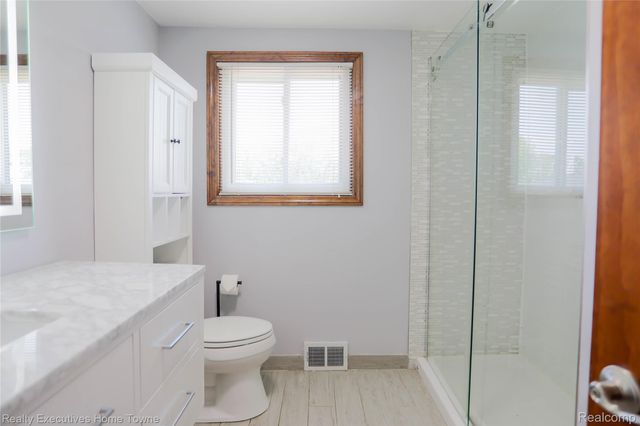 38146 Mast Street, Harrison Charter Township, MI 48045