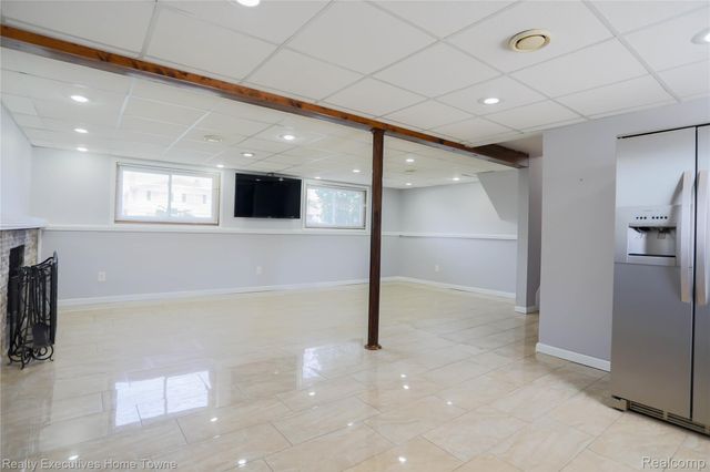 38146 Mast Street, Harrison Charter Township, MI 48045