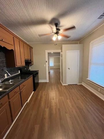 1012 W College Extension, Griffin, GA 30224