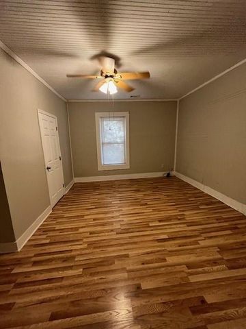 1012 W College Extension, Griffin, GA 30224