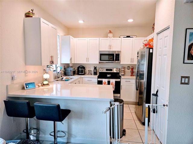 10918 W 33rd Way, Hialeah, FL 33018