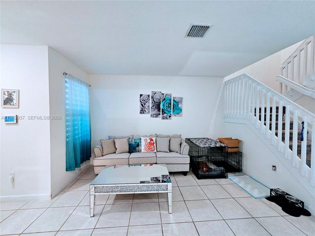 10918 W 33rd Way, Hialeah, FL 33018