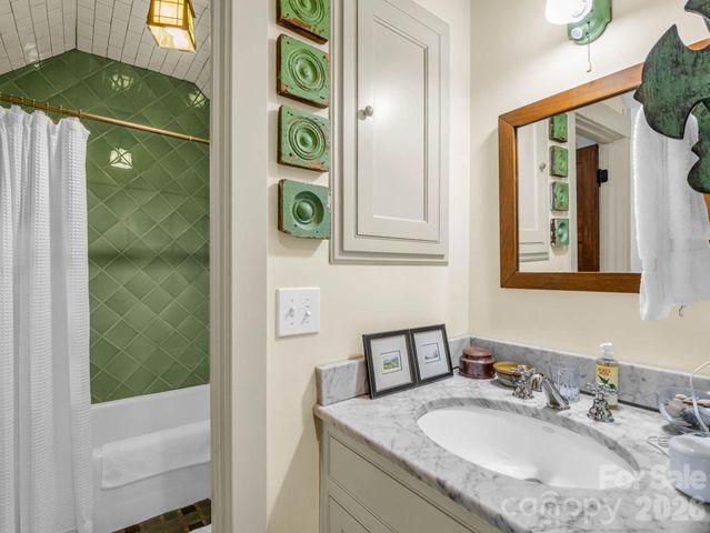 46 Cheshire Drive, Black Mountain, NC 28711