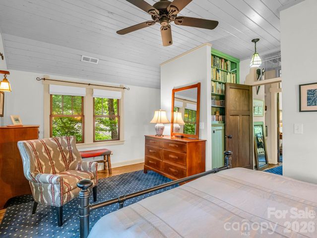 46 Cheshire Drive, Black Mountain, NC 28711