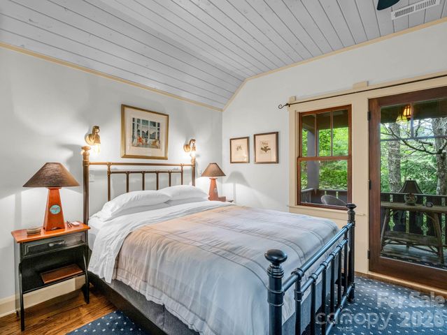 46 Cheshire Drive, Black Mountain, NC 28711