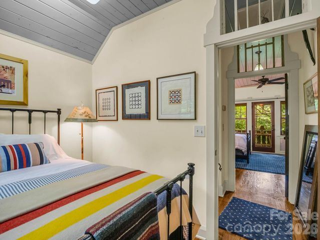 46 Cheshire Drive, Black Mountain, NC 28711